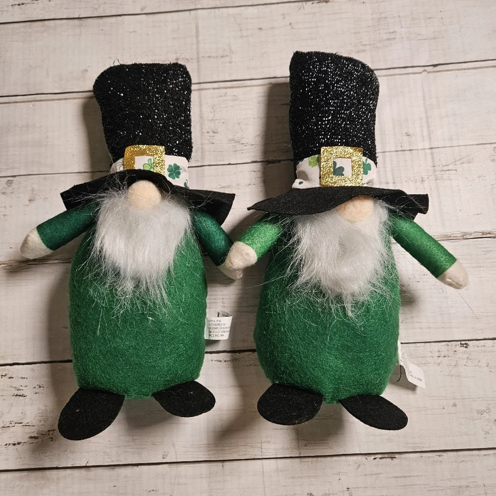 2pc St. Patrick’s Day Plush Munchkin Gnome Set 13